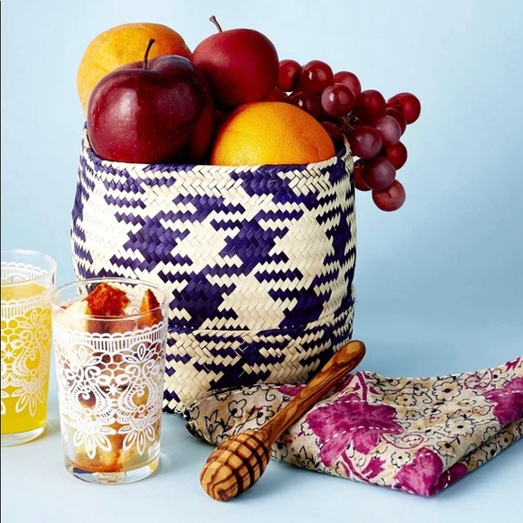 Gallito Palm Leaf Basket - Picture 5 of 6